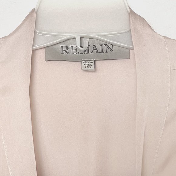 Beige polyester women's blouse. Size XS. 3/4 sleeve. V-neck. Button down - Picture 2 of 3